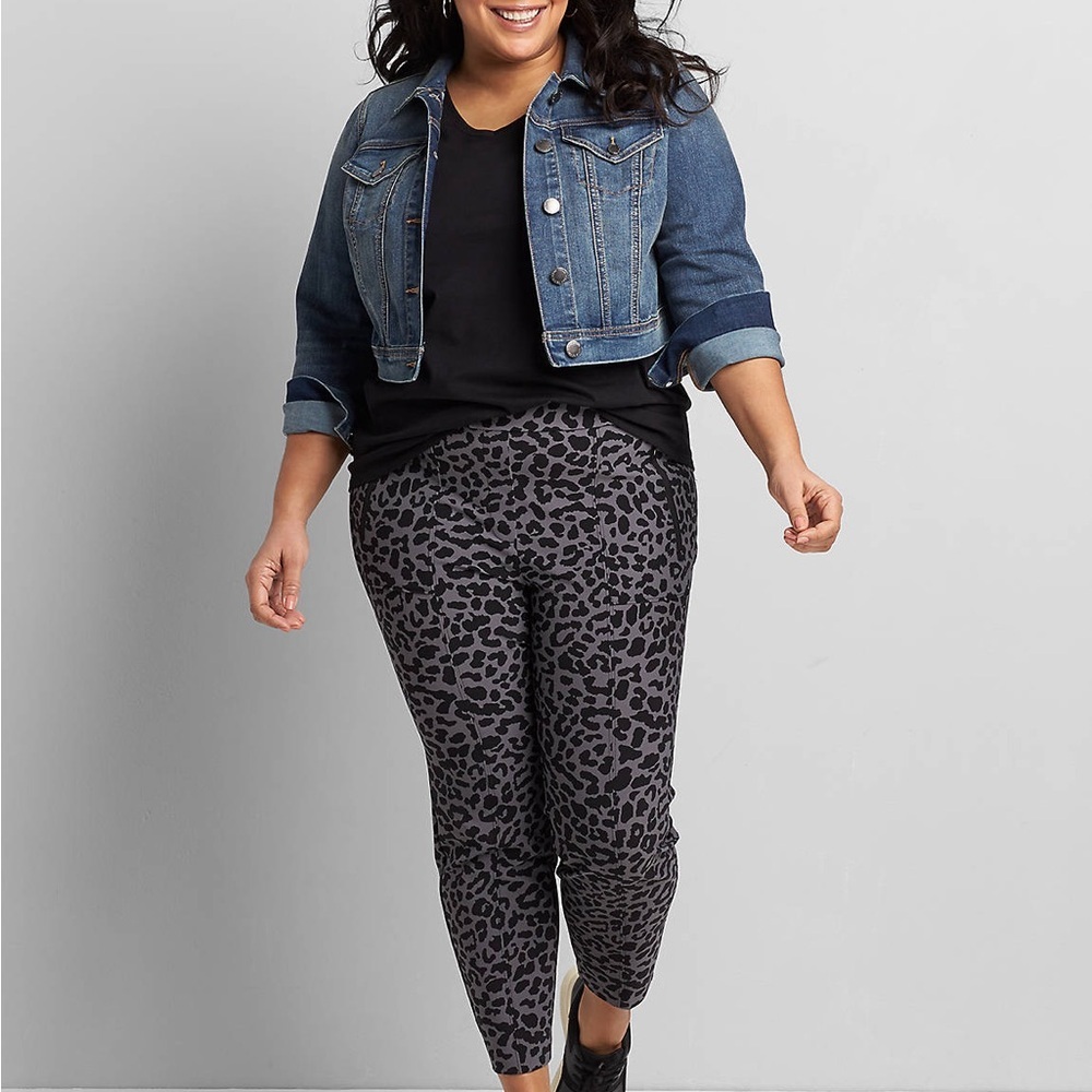 Lane Bryant On-The-Go Slim Ankle Pant in Class Animal Print Size 14